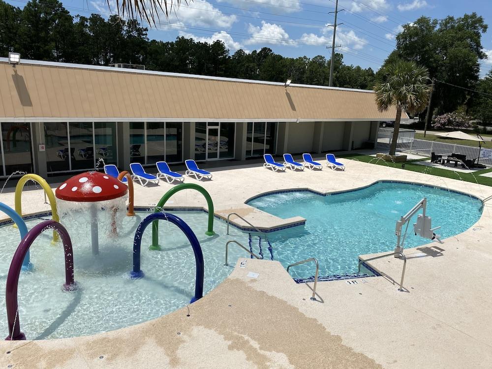 Quality Inn & Suites Pawleys Island Exterior photo